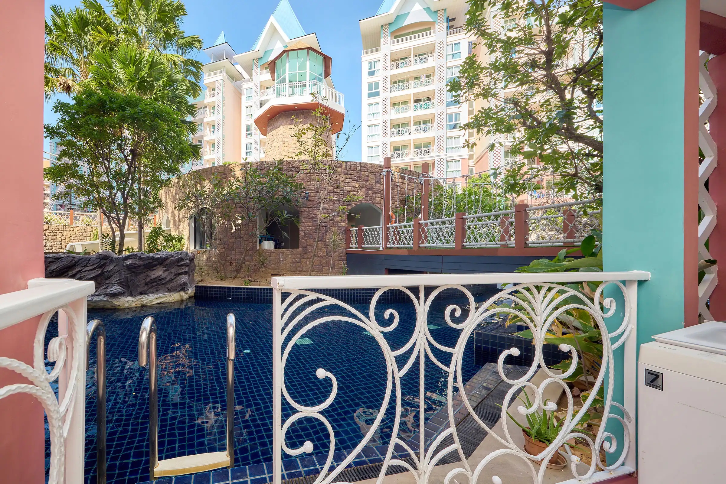 Grande Carribean 1 bedroom pool access 1 floor 