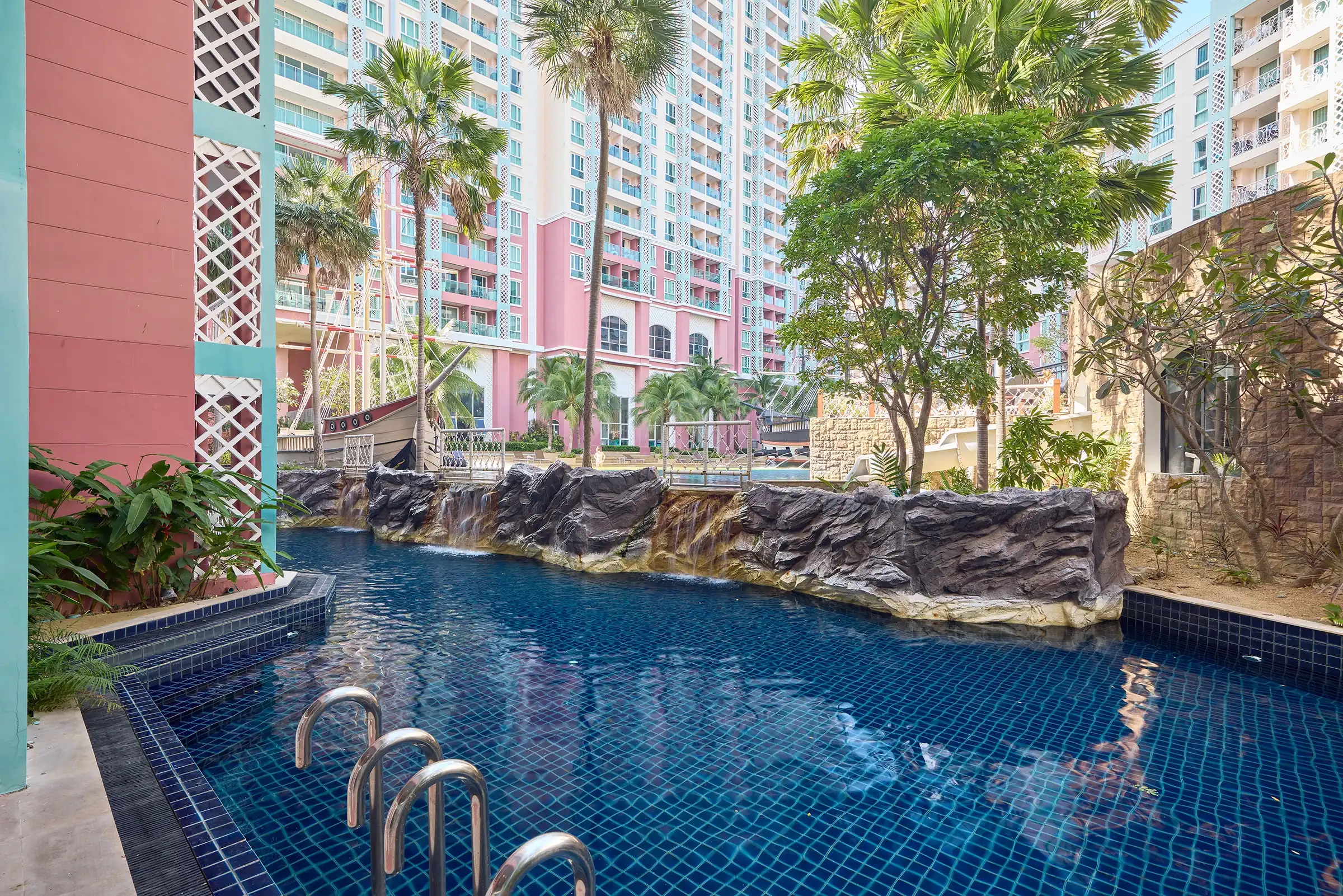 Grande Carribean 1 bedroom pool access 1 floor 